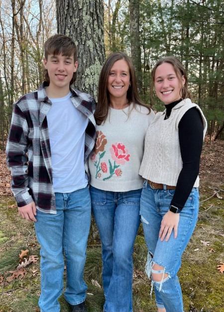 Image of Heather Stewart, General Manager, and her children